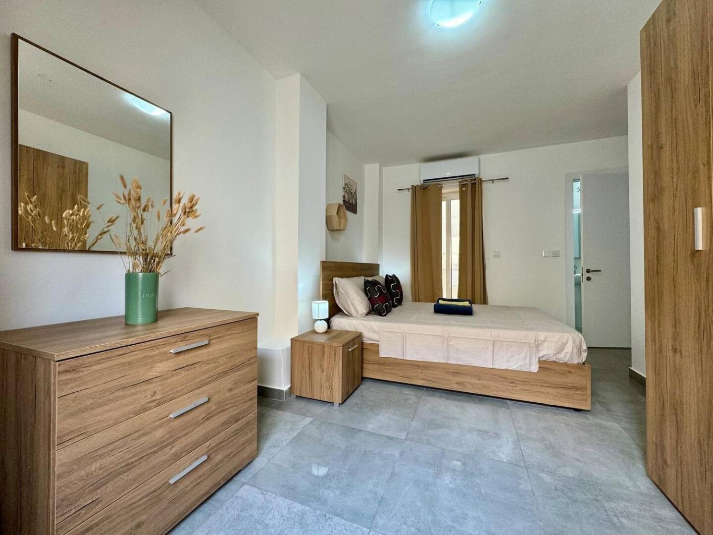 Mive-Delux Three Bedroom Apartment In Marsaskala Extérieur photo